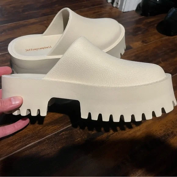 Jeffrey Campbell Cream Mules - Picture 3 of 3
